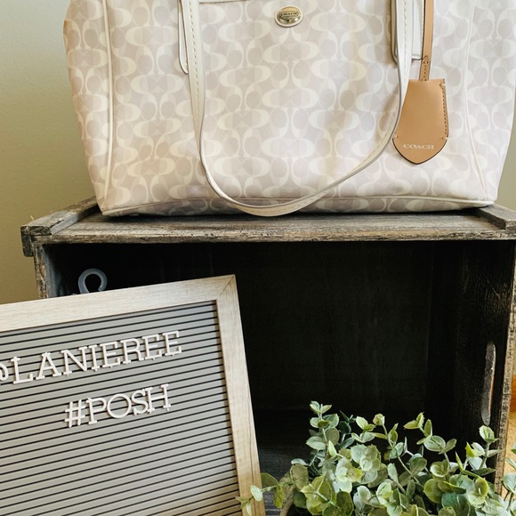 🥰Coach Bag - Picture 2 of 6